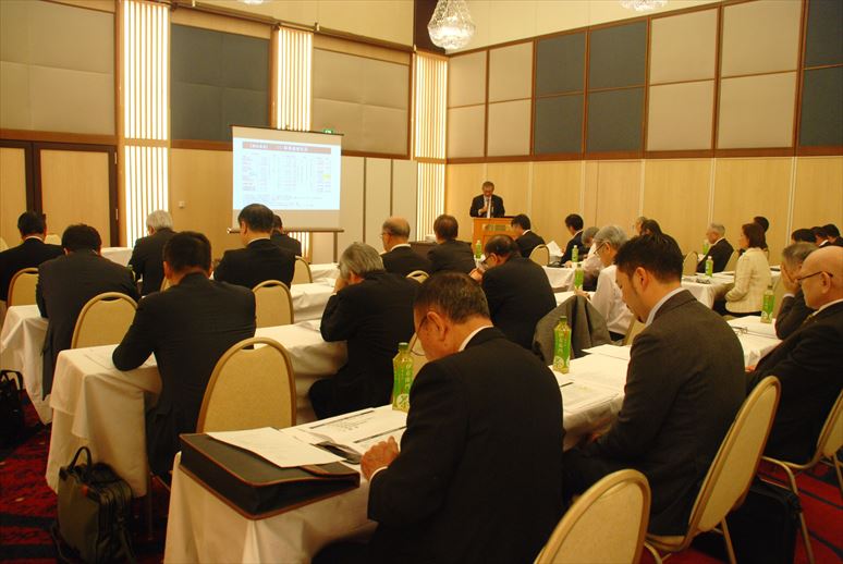 �q�R�r�c���i�s��