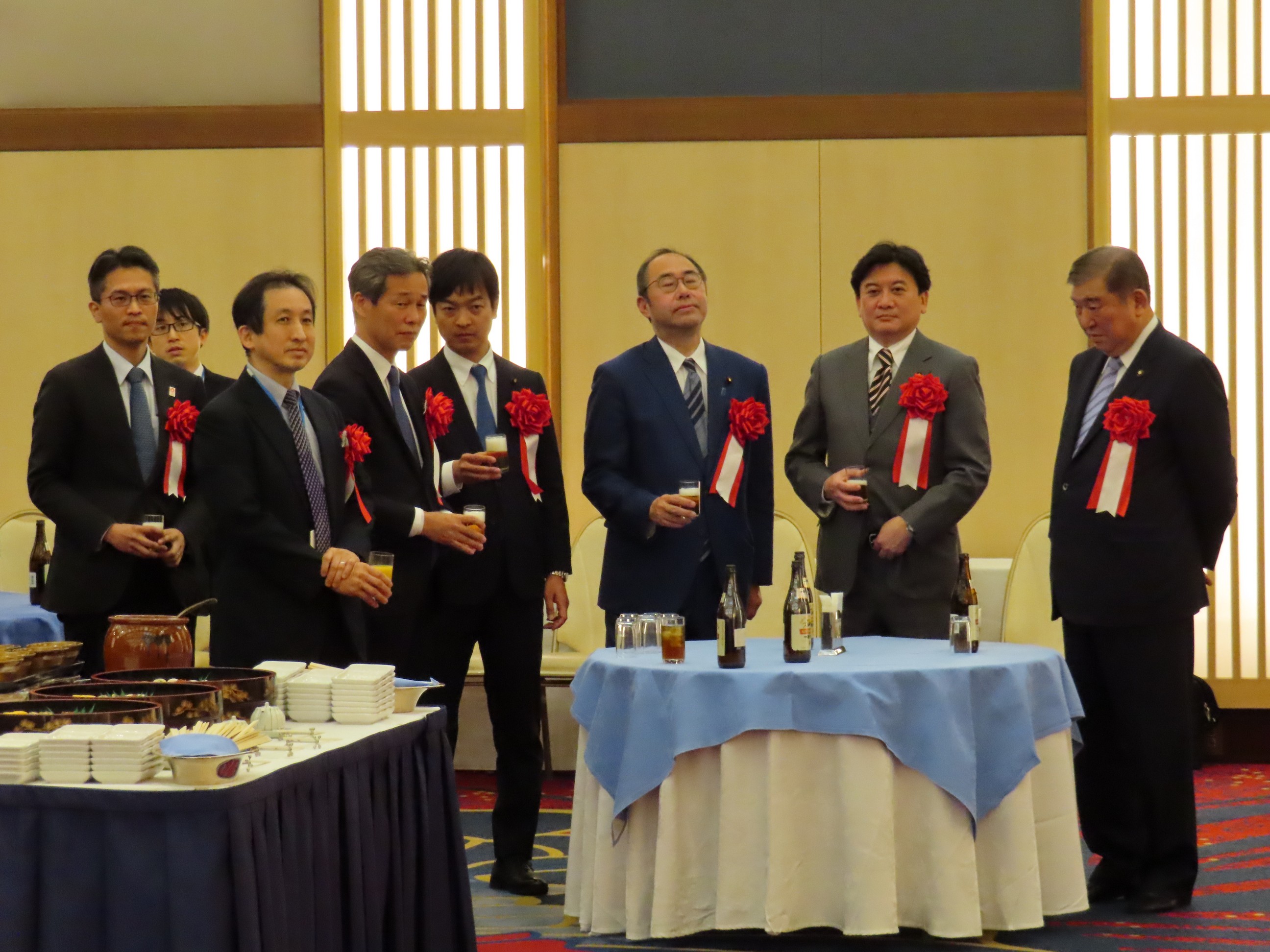 �q12�r���o�̕��X