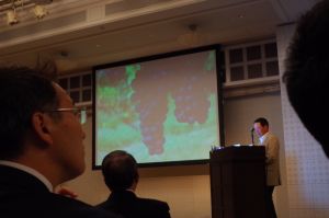 �s�m�E���A�[���ƎR���I�[�i�[