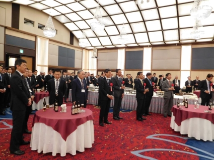 �i�R�j�ꎌ������J��