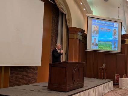 �q�Q�r����A